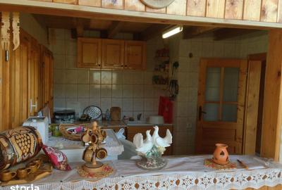 Casă cu 6 camere cu Teren 1620 Mp în Bran - 1
