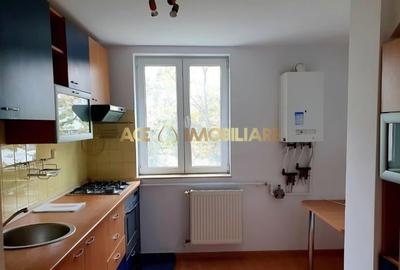 Apartament cu 3 camere semidecomandat în Drumul Taberei
