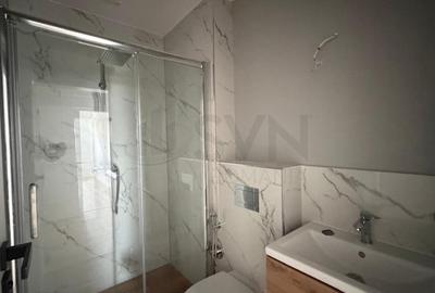 Apartament cu 3 camere decomandat în Sisești
