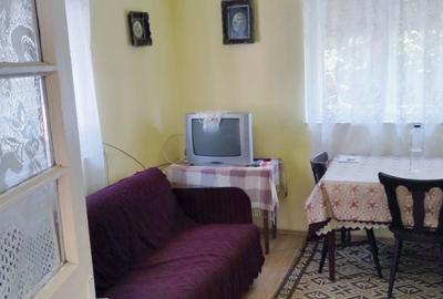 Casă cu 4 camere cu Teren 1200 Mp în Central - 1