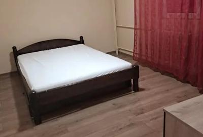 Apartament cu 3 camere decomandat în Cantemir