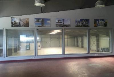 Spațiu industrial, de 3,100 mp, în Exterior Sud - 2