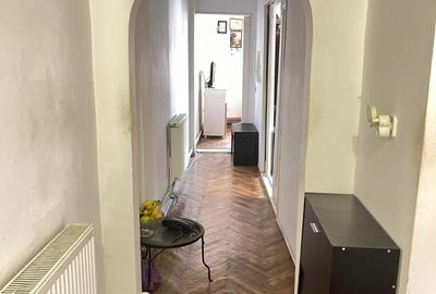 Apartament cu 2 camere decomandat în P-ța Universității - 1