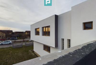 Casă cu 5 camere cu Teren 600 Mp în Vladimirescu