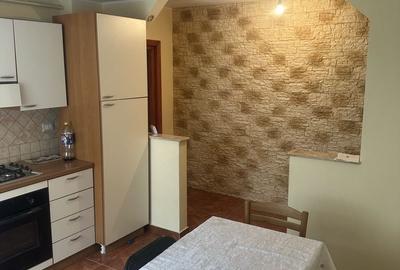 Apartament cu 3 camere în Cetate