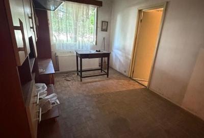 Apartament cu 2 camere semidecomandat în Craiovița Nouă