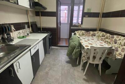 Apartament cu 3 camere decomandat în Rahova