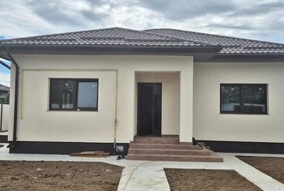 Casă cu Teren 400 Mp în Domnești