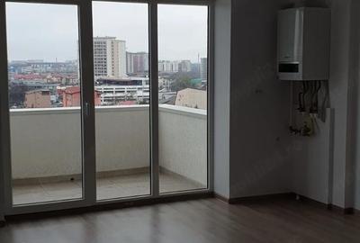 Garsonieră decomandată în Est