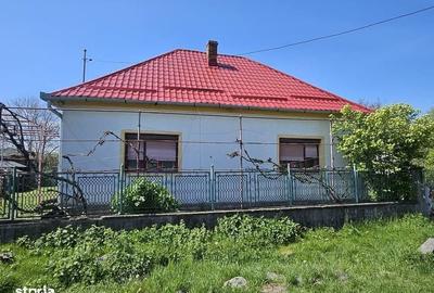 Casă cu 3 camere în Bretea Mureșană