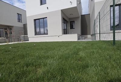 Duplex cu 5 camere cu Canalizare în Sânandrei - 2