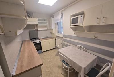 Apartament 3 camere,bloc izolat termic,70 mp, et 1 - 4