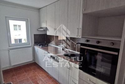 Apartament cu 3 camere, 2balcoane,2 bai, complex, central...
