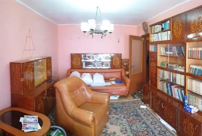 Apartament cu 3 camere decomandat în Viziru 3 - 5