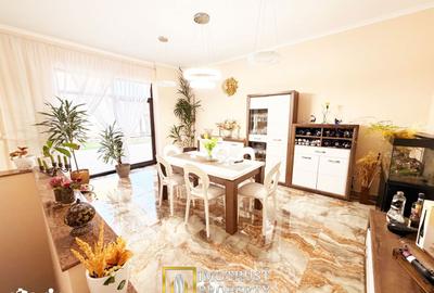 Casă cu 8 camere cu Teren 2599 Mp în Târnova - 3