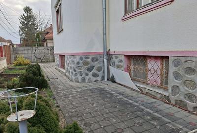 Casă individuală cu 5 camere cu Canalizare în Calea Dumbrăvii - 2