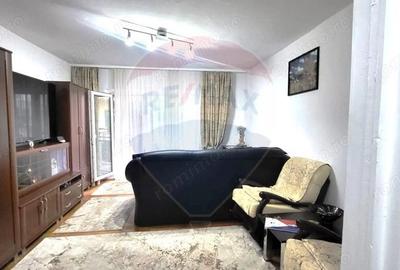 Vanzare ap 3 camere 2 bai etaj 1 complet decomandat zona Miorita - 1