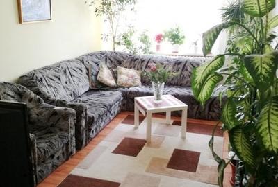 Apartament cu 4 camere decomandat în Lacul Tei