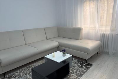 Apartament cu 2 camere semidecomandat, mobilat în Brâncoveanu