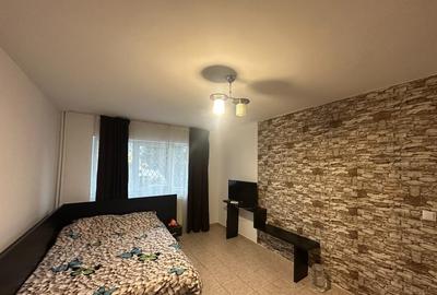 Garsonieră decomandată în B-dul București - 1