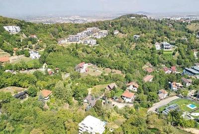 Teren de 5500 mp, în Brașovul Vechi
