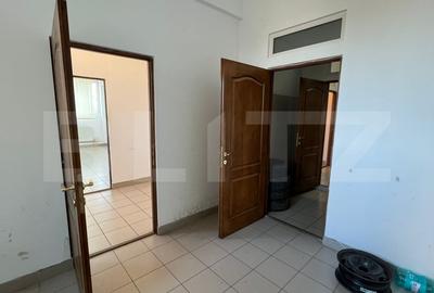 Spatiu birou, 60 mp, zona Piata 1 Mai - 2