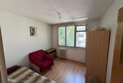 Apartament cu 3 camere semidecomandat în Berceni - 4