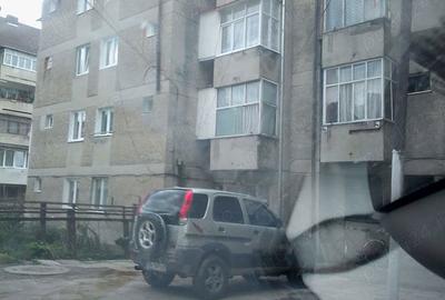 Apartament cu 3 camere semidecomandat în Broșteni - 1