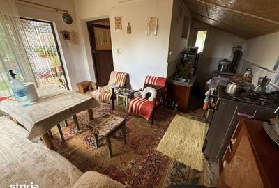 Casă cu 4 camere cu Teren 1390 Mp în Voinești - 2