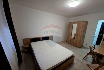 Apartament cu 1 camere de vanzare in zona 1 Mai - 12