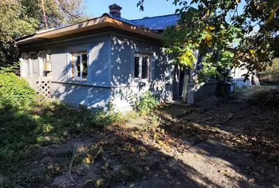 Casă individuală cu 3 camere cu Teren 1000 Mp în Săbăreni