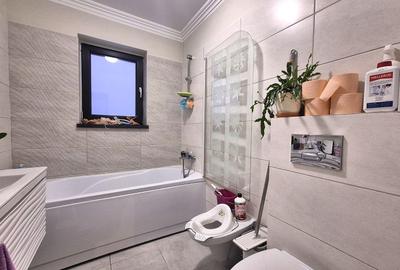 Apartament cu 2 camere semidecomandat în Tractorul - 5