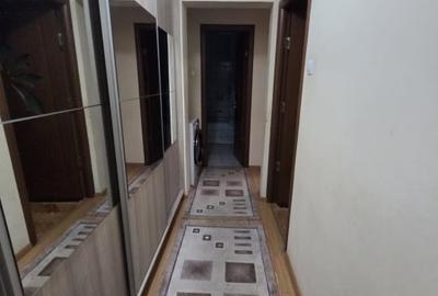 Alexandru - Minerva - 3 camere decomandat - mobilat - 1980 - 2