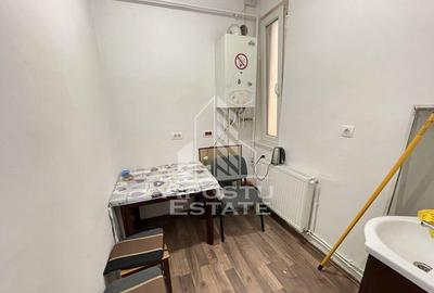 Spațiu comercial, de 50 mp, în P-ța Unirii