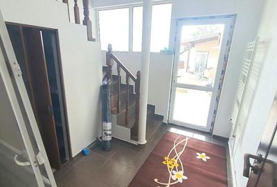 Casă cu 6 camere cu Canalizare în Chiajna