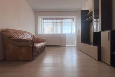 Apartament cu 2 camere semidecomandat în Micro 6 - 1