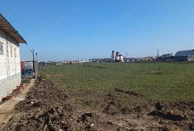 Teren de 3000 mp, în Palas - 6