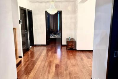 Casă cu 7 camere cu Teren 1800 Mp în Central - 4