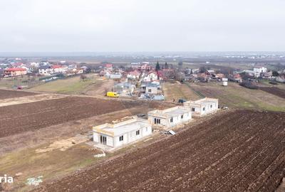 Casă cu 3 camere în Uiești - 11