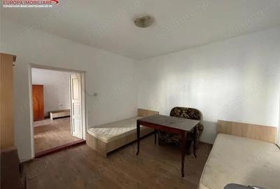 Casă cu 3 camere cu Canalizare în Central - 6