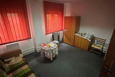 Spațiu comercial, de 105 mp, în Central - 4