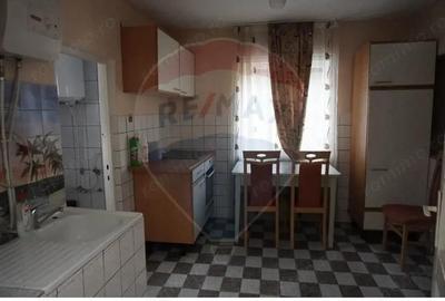 Casa / Vila cu 3 camere de vanzare - 8