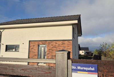 Casă cu 4 camere în Jucu - 6