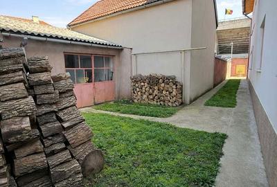 Casă cu 4 camere în Central - 2