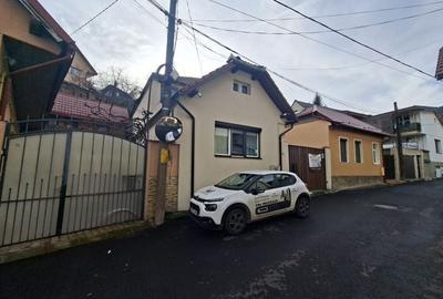 Casă individuală cu 5 camere cu Canalizare în Schei - 2