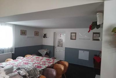 Casă cu 4 camere în Vatra Moldoviței - 1