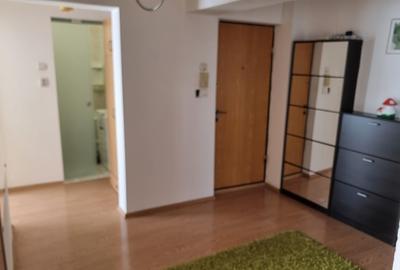 Apartament cu 3 camere decomandat în Titan - 1