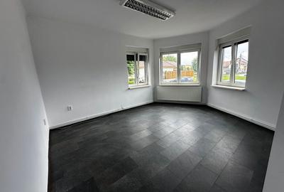 Spațiu comercial, de 75 mp, în Central - 3