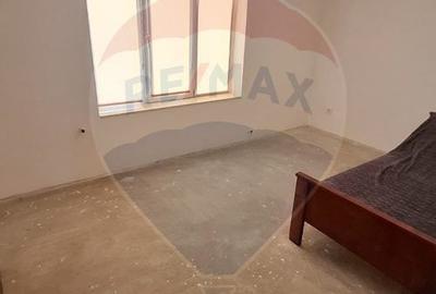 Casă cu 3 camere cu Teren 800 Mp în Gălățeni - 12