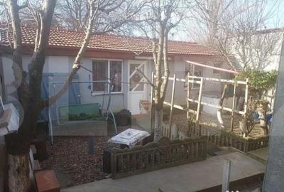 Casă cu 5 camere cu Teren 250 Mp în Central - 8